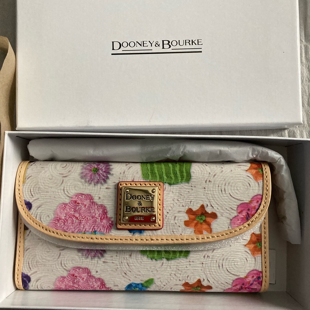 Dooney & Bourke Cupcake Wallet